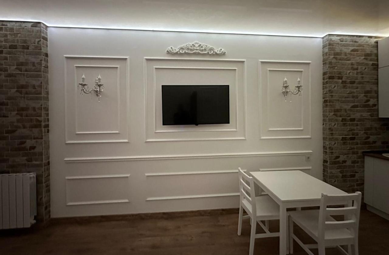 Moonlight Apart-Hotel Batumi Bagian luar foto