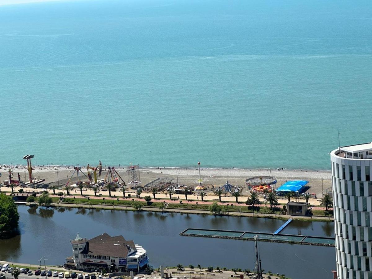 Moonlight Apart-Hotel Batumi Bagian luar foto