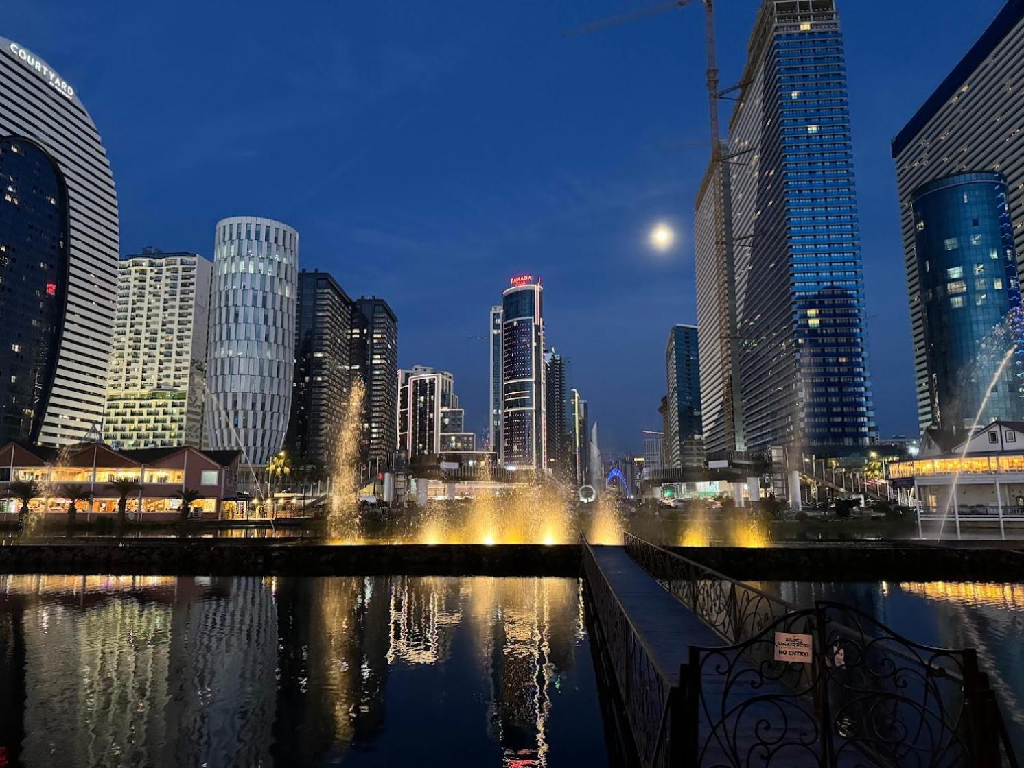 Moonlight Apart-Hotel Batumi Bagian luar foto