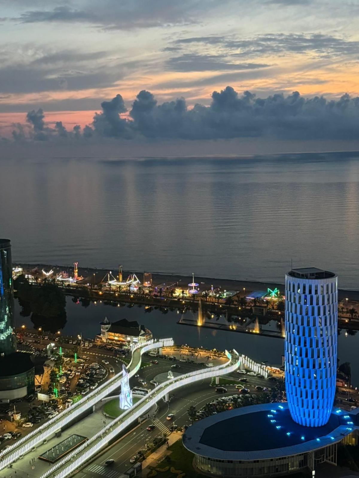 Moonlight Apart-Hotel Batumi Bagian luar foto