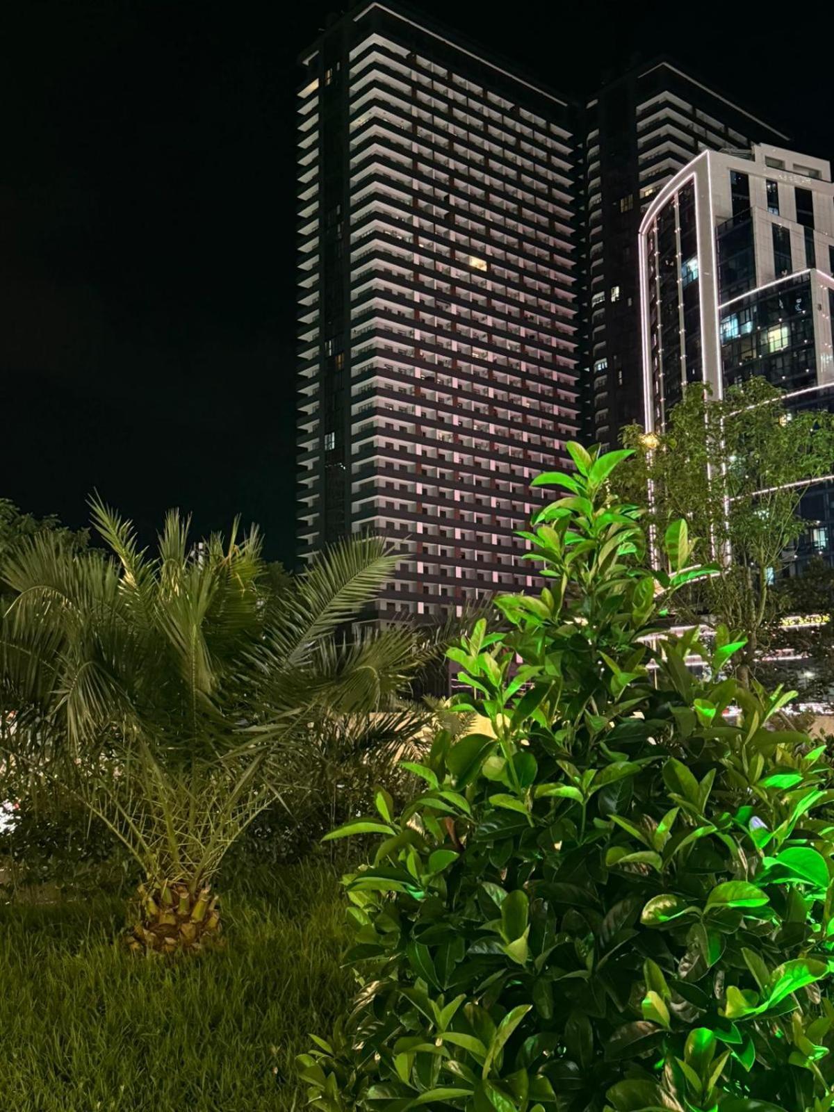 Moonlight Apart-Hotel Batumi Bagian luar foto