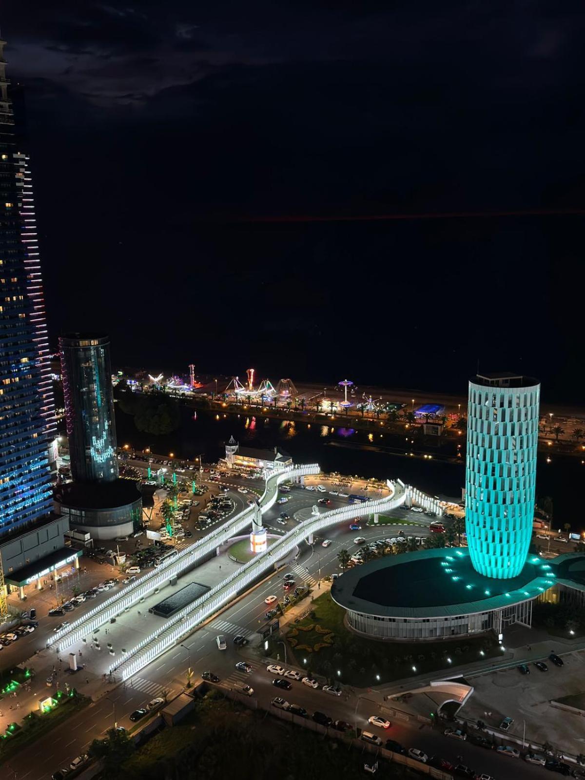 Moonlight Apart-Hotel Batumi Bagian luar foto