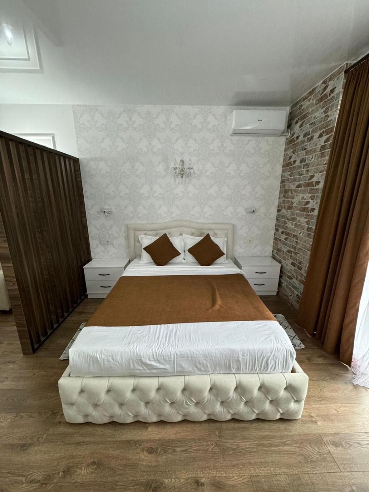 Moonlight Apart-Hotel Batumi Bagian luar foto