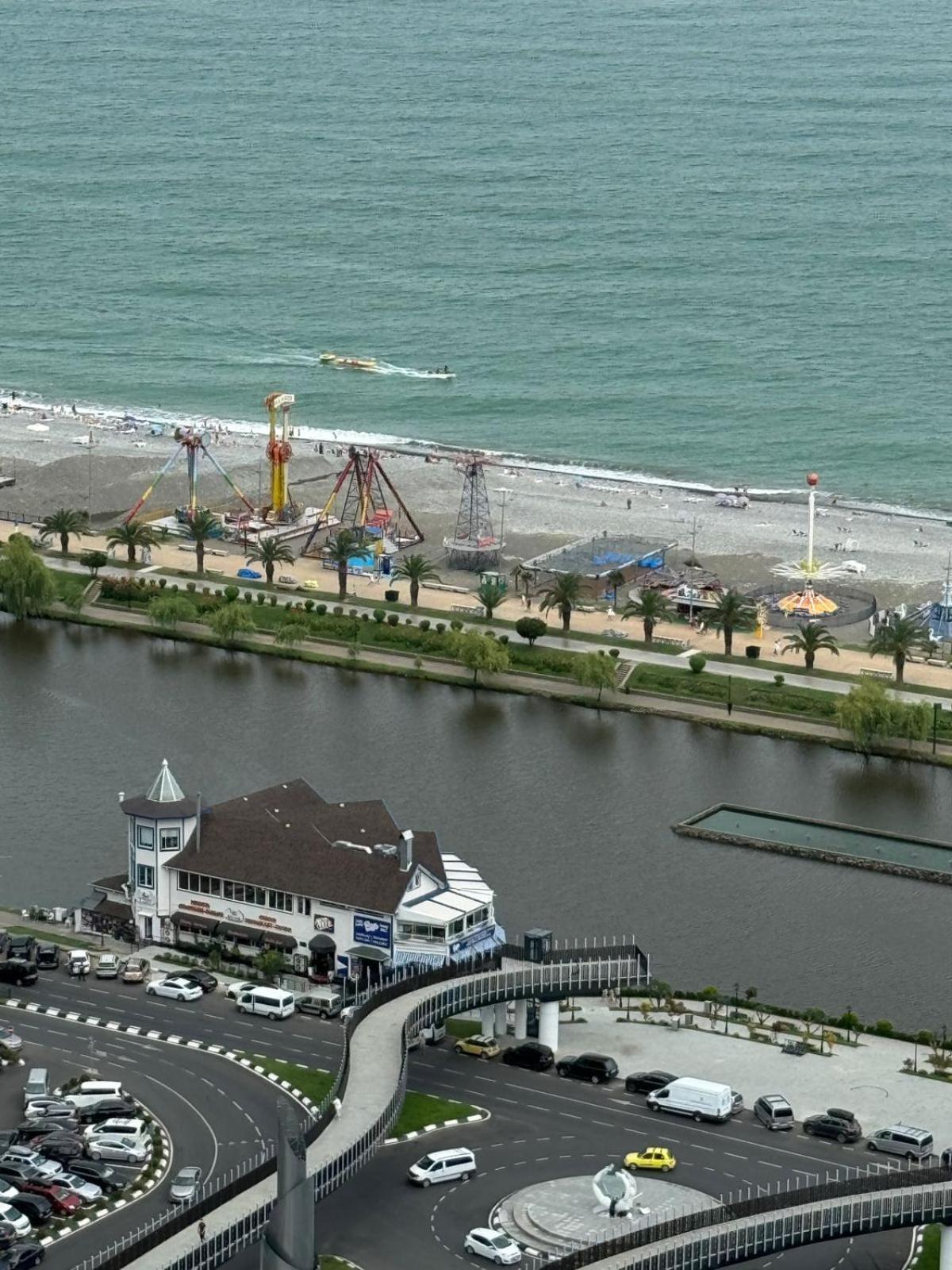 Moonlight Apart-Hotel Batumi Bagian luar foto